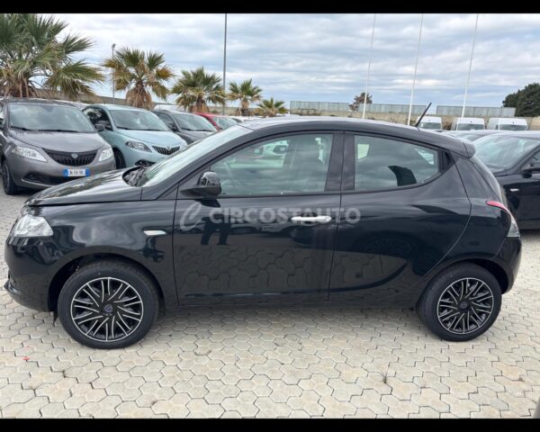 LANCIA - Ypsilon 1.0 firefly hybrid Gold ss 70cv 5p.ti - immagine 3