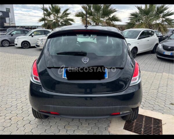 LANCIA - Ypsilon 1.0 firefly hybrid Gold ss 70cv 5p.ti - immagine 4